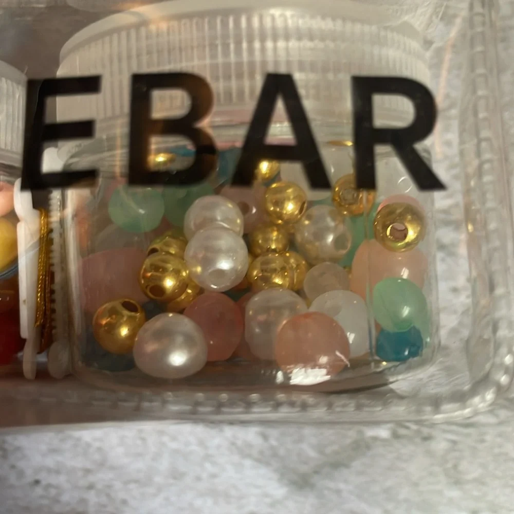 NWT Bead Bracelet Making Kit, Girls Jewelry Craft Build Your Own Friendship DIY